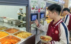 <b>一把“金钥匙”破解校园食安难题</b>